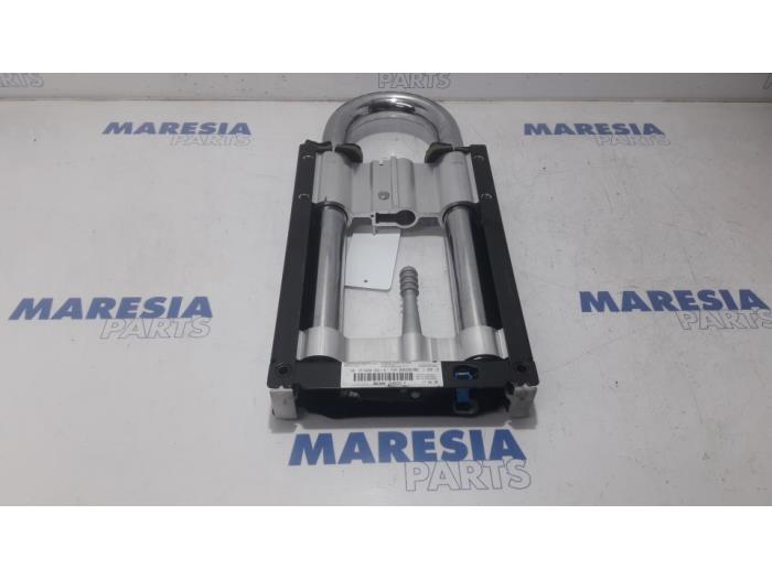 Begagnade Störtbåge Peugeot 207 CC (WB) 1.6 16V Pris € 75,00 Marginaltabell erbjuds av Maresia Parts