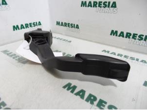 Używane Czujnik polozenia pedalu gazu Citroen C4 Coupé (LA) 1.6 16V Cena € 50,00 Procedura marży oferowane przez Maresia Parts