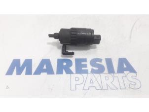 Used Windscreen washer pump Fiat Doblo Cargo (263) 1.6 D Multijet Price € 18,15 Inclusive VAT offered by Maresia Parts
