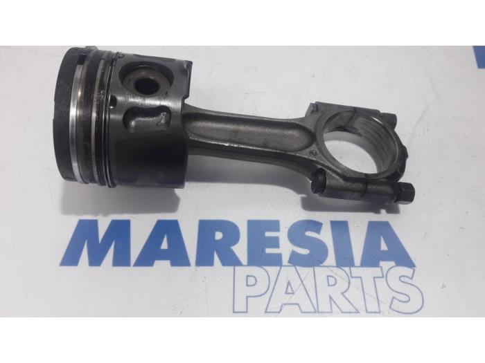 Piston d'un Citroën Jumpy (G9) 2.0 HDI 140 2007