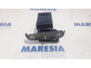 Used Rear door hinge, right Citroen Jumpy (G9) 2.0 HDI 140 Price € 50,00 Margin scheme offered by Maresia Parts
