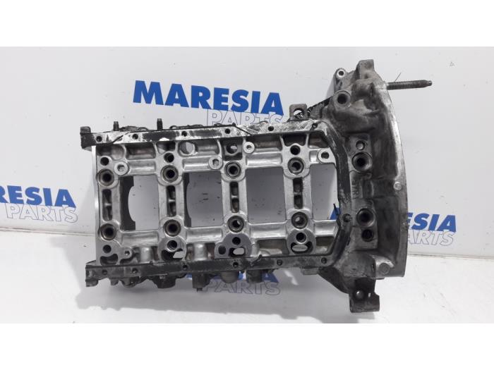 Usagé Couvercle carter Peugeot Expert Prix € 75,00 Règlement à la marge proposé par Maresia Parts