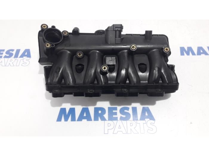 Używane Kolektor dolotowy Fiat Doblo Cargo (263) 1.3 D Multijet Cena € 45,00 Procedura marży oferowane przez Maresia Parts