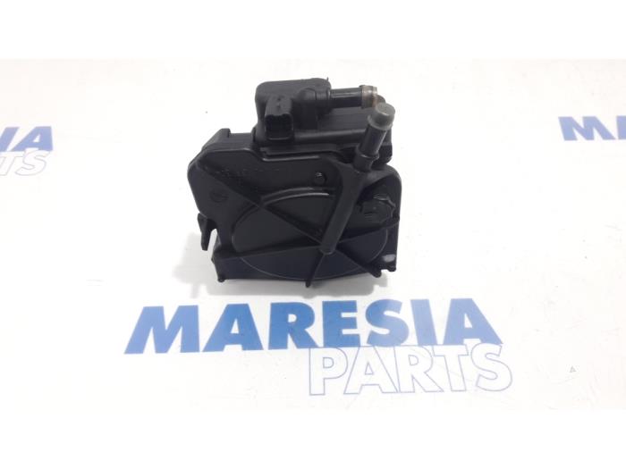 Begagnade Bränslefilterhus Citroen C4 Berline (LC) 1.6 HDi 16V 110 Pris € 50,00 Marginaltabell erbjuds av Maresia Parts