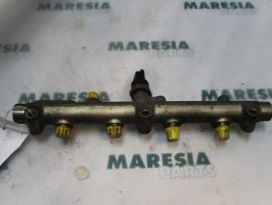Used Fuel injector nozzle Lancia Phedra 2.2 JTD 16V Price € 105,00 Margin scheme offered by Maresia Parts