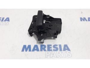 Used Sliding door handle, right Citroen Berlingo 1.6 Hdi 90 Phase 2 Price € 48,40 Inclusive VAT offered by Maresia Parts