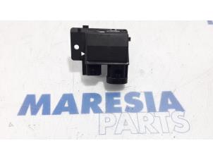 Used Cooling fan resistor Renault Clio IV (5R) 0.9 Energy TCE 90 12V Price € 35,00 Margin scheme offered by Maresia Parts