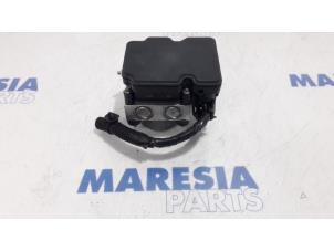 Used ABS pump Renault Clio IV (5R) 0.9 Energy TCE 90 12V Price € 157,50 Margin scheme offered by Maresia Parts