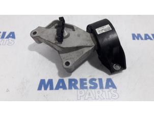 Used Engine mount Renault Clio IV (5R) 0.9 Energy TCE 90 12V Price € 50,00 Margin scheme offered by Maresia Parts
