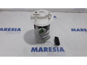 Used Electric fuel pump Renault Clio IV (5R) 0.9 Energy TCE 90 12V Price € 30,00 Margin scheme offered by Maresia Parts