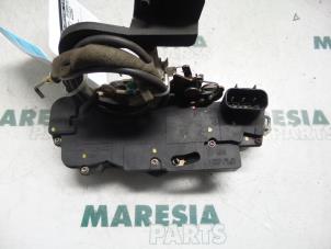 Used Rear door mechanism 4-door, right Fiat Stilo (192A/B) 1.6 16V Price € 40,00 Margin scheme offered by Maresia Parts