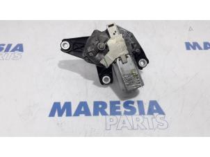Used Rear wiper motor Opel Vivaro 2.5 DTI 16V Price € 40,00 Margin scheme offered by Maresia Parts