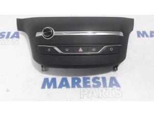 Used Radio Peugeot 308 SW (L4/L9/LC/LJ/LR) 1.6 HDi 115 Price € 40,00 Margin scheme offered by Maresia Parts