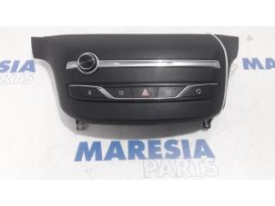 Gebrauchte Radio Peugeot 308 SW (L4/L9/LC/LJ/LR) 1.6 BlueHDi 115 Preis € 40,00 Margenregelung angeboten von Maresia Parts