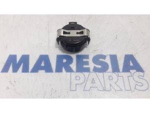 Used Rain sensor Renault Captur (2R) 1.2 TCE 16V EDC Price € 15,00 Margin scheme offered by Maresia Parts