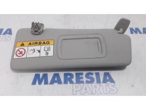 Used Sun visor Renault Captur (2R) 1.2 TCE 16V EDC Price € 20,00 Margin scheme offered by Maresia Parts