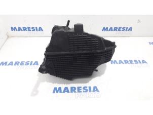 Used Air box Renault Captur (2R) 1.2 TCE 16V EDC Price € 20,00 Margin scheme offered by Maresia Parts