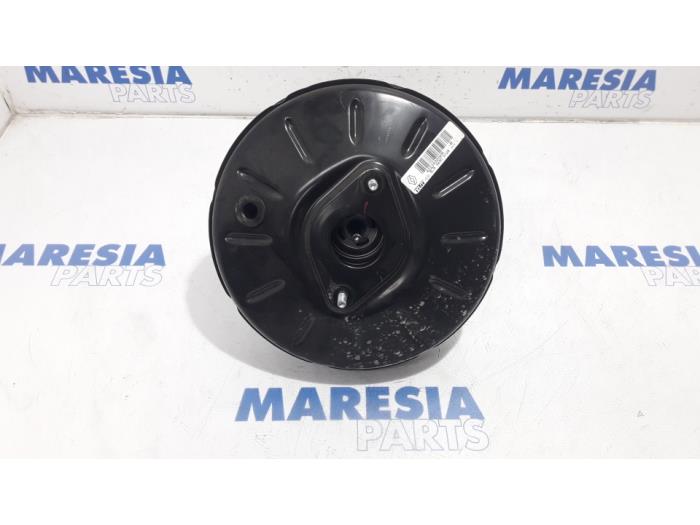 Usagé Servo frein Renault Captur I (2R) 1.2 TCE 16V EDC Prix € 34,95 Règlement à la marge proposé par Maresia Parts
