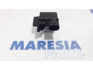 Used Cooling fan resistor Renault Captur (2R) 1.2 TCE 16V EDC Price € 40,00 Margin scheme offered by Maresia Parts