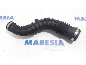 Used Intercooler hose Renault Captur (2R) 1.2 TCE 16V EDC Price € 50,00 Margin scheme offered by Maresia Parts