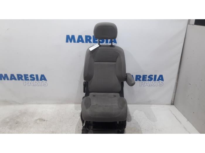 Begagnade Säte, höger Peugeot Partner Tepee (7A/B/C/D/E/F/G/J/P/S) 1.6 HDI 90 16V Phase 1 Pris € 157,50 Marginaltabell erbjuds av Maresia Parts