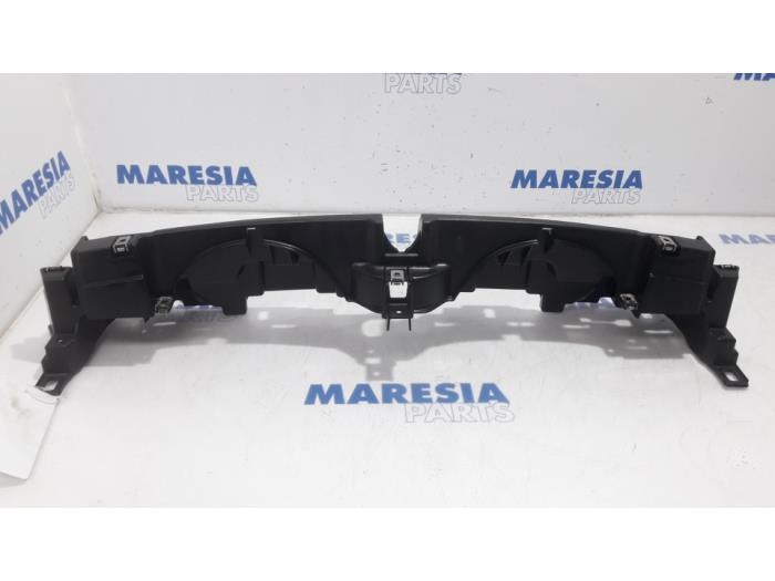 Begagnade Front Fiat Punto Evo (199) 1.3 JTD Multijet 85 16V Euro 5 Pris € 25,00 Marginaltabell erbjuds av Maresia Parts