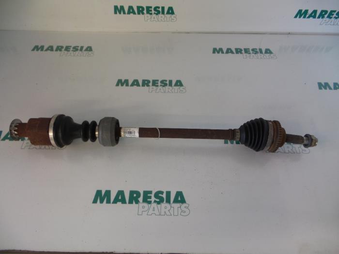 Begagnade Drivaxel, höger fram Renault Twingo (C06) 1.2 16V Pris € 65,00 Marginaltabell erbjuds av Maresia Parts