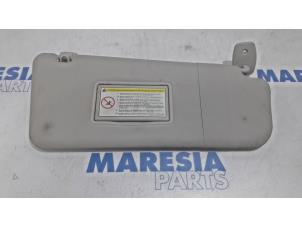 Używane Oslona przeciwsloneczna Peugeot Partner Tepee (7A/B/C/D/E/F/G/J/P/S) 1.6 HDI 90 16V Phase 1 Cena € 25,00 Procedura marży oferowane przez Maresia Parts