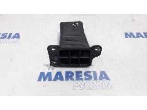 Usagé Panneau avant Citroen C4 Picasso (3D/3E) 1.6 e-HDi 115 Prix € 25,00 Règlement à la marge proposé par Maresia Parts