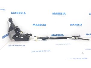 Używane Dzwignia zmiany biegów Renault Megane IV Estate (RFBK) 1.3 TCE 115 16V Cena € 157,50 Procedura marży oferowane przez Maresia Parts