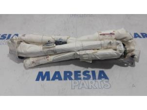 Used Roof curtain airbag, right Renault Megane IV Estate (RFBK) 1.3 TCE 115 16V Price € 75,00 Margin scheme offered by Maresia Parts