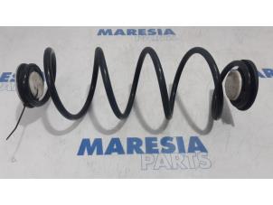 Używane Sprezyna srubowa tyl Citroen C4 Picasso (3D/3E) 1.6 e-HDi 115 Cena € 40,00 Procedura marży oferowane przez Maresia Parts