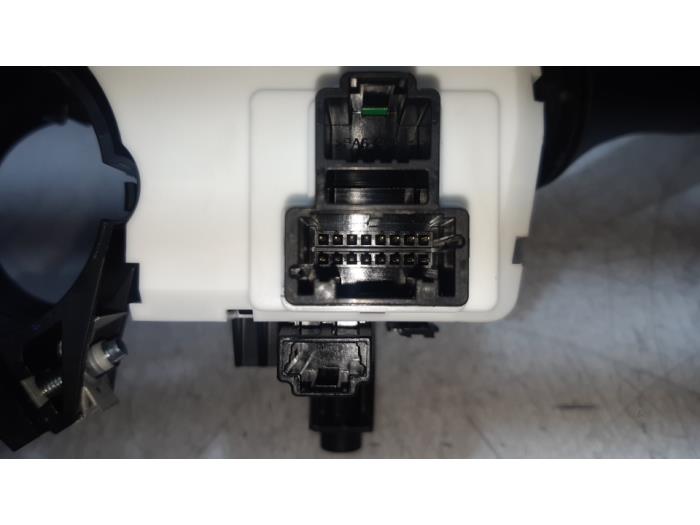 Steering column stalk from a Renault Megane IV Estate (RFBK) 1.3 TCE 115 16V 2018