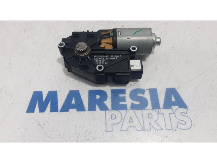 Używane Silnik szyberdachu Fiat Punto Evo (199) 1.3 JTD Multijet 85 16V Euro 5 Cena € 105,00 Procedura marży oferowane przez Maresia Parts