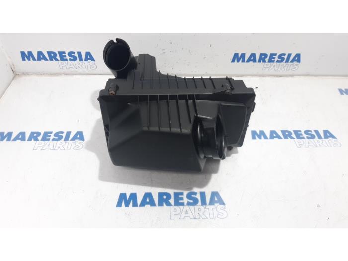 Begagnade Luftfilterhus Citroen C5 III Berline (RD) 2.0 HDiF 16V 160 Pris € 40,00 Marginaltabell erbjuds av Maresia Parts