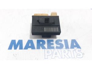 Used Glow plug relay Citroen C5 III Berline (RD) 2.0 HDiF 16V 160 Price € 15,00 Margin scheme offered by Maresia Parts