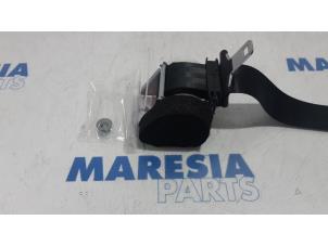 Used Rear seatbelt, left Citroen C5 III Berline (RD) 2.0 HDiF 16V 160 Price € 50,00 Margin scheme offered by Maresia Parts