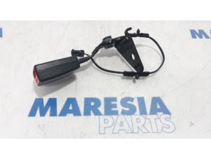 Used Rear seatbelt buckle, right Citroen C5 III Berline (RD) 2.0 HDiF 16V 160 Price € 25,00 Margin scheme offered by Maresia Parts