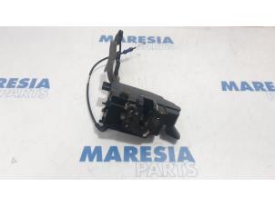 Used Front door lock mechanism 4-door, right Citroen C4 Picasso (3D/3E) 1.6 e-HDi 115 Price € 34,95 Margin scheme offered by Maresia Parts