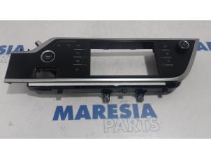 Używane Jednostka multimedialna Citroen C4 Picasso (3D/3E) 1.6 e-HDi 115 Cena € 90,00 Procedura marży oferowane przez Maresia Parts