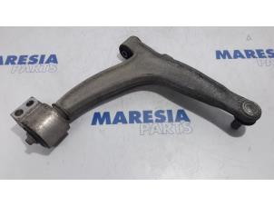 Usagé Bras de suspension bas avant gauche Fiat Croma (194) 2.2 MPI 16V Prix € 35,00 Règlement à la marge proposé par Maresia Parts