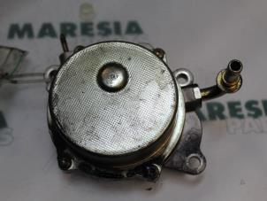 Used Vacuum pump (diesel) Renault Vel Satis (BJ) 3.0 dCi V6 24V Price € 50,00 Margin scheme offered by Maresia Parts