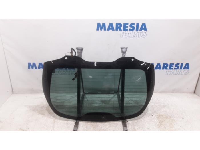 Usados Ventanilla detrás Renault Laguna III Estate (KT) 2.0 dCi 16V 150 Precio € 262,50 Norma de margen ofrecido por Maresia Parts