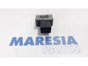 Used Glow plug relay Renault Laguna III Estate (KT) 2.0 dCi 16V 150 Price € 25,00 Margin scheme offered by Maresia Parts