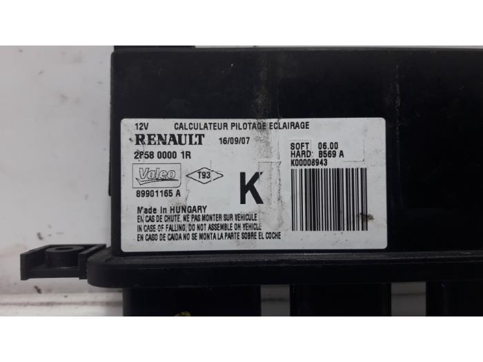 Ordinateur éclairage d'un Renault Laguna III Estate (KT) 2.0 dCi 16V 150 2008