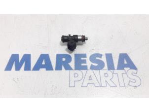Used Injector (petrol injection) Fiat Panda (312) 0.9 TwinAir Turbo 85 Price € 25,00 Margin scheme offered by Maresia Parts
