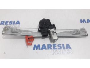 Used Rear door window mechanism 4-door, right Fiat Croma (194) 2.2 MPI 16V Price € 30,00 Margin scheme offered by Maresia Parts