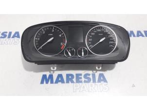 Used Instrument panel Renault Laguna III Estate (KT) 2.0 dCi 16V 150 Price € 60,00 Margin scheme offered by Maresia Parts