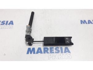 Used Front seatbelt buckle, right Renault Laguna III Estate (KT) 2.0 dCi 16V 150 Price € 75,00 Margin scheme offered by Maresia Parts