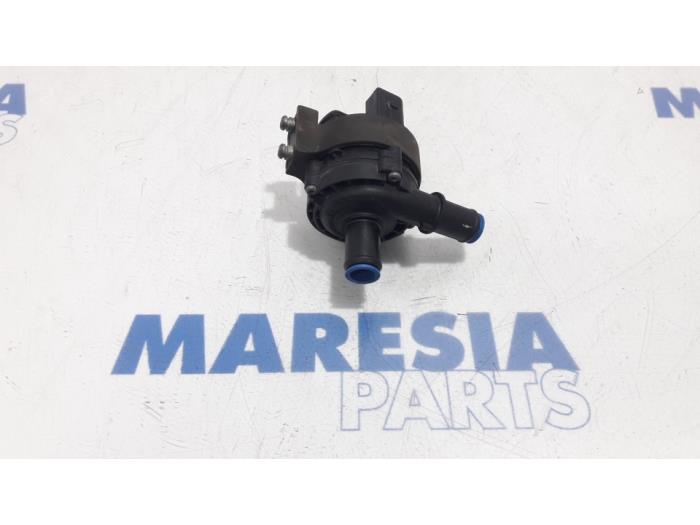 Begagnade Vattenpump Renault Laguna III Estate (KT) 2.0 dCi 16V 150 Pris € 50,00 Marginaltabell erbjuds av Maresia Parts